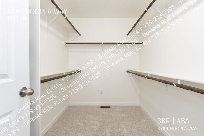 Building Photo - 8789 Hoopla Way