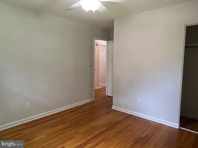Building Photo - 8711 Braeburn Dr