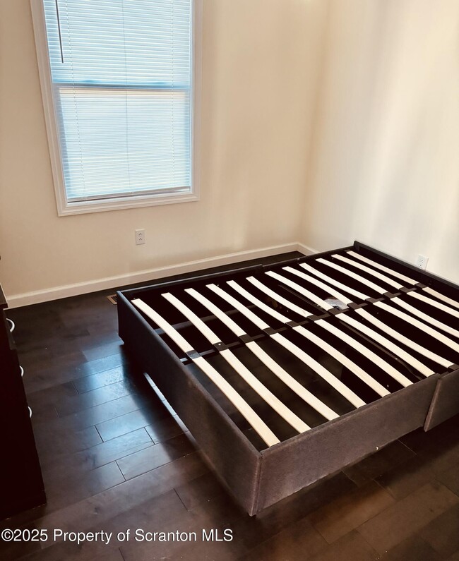 Building Photo - 3709 Laurel Ave