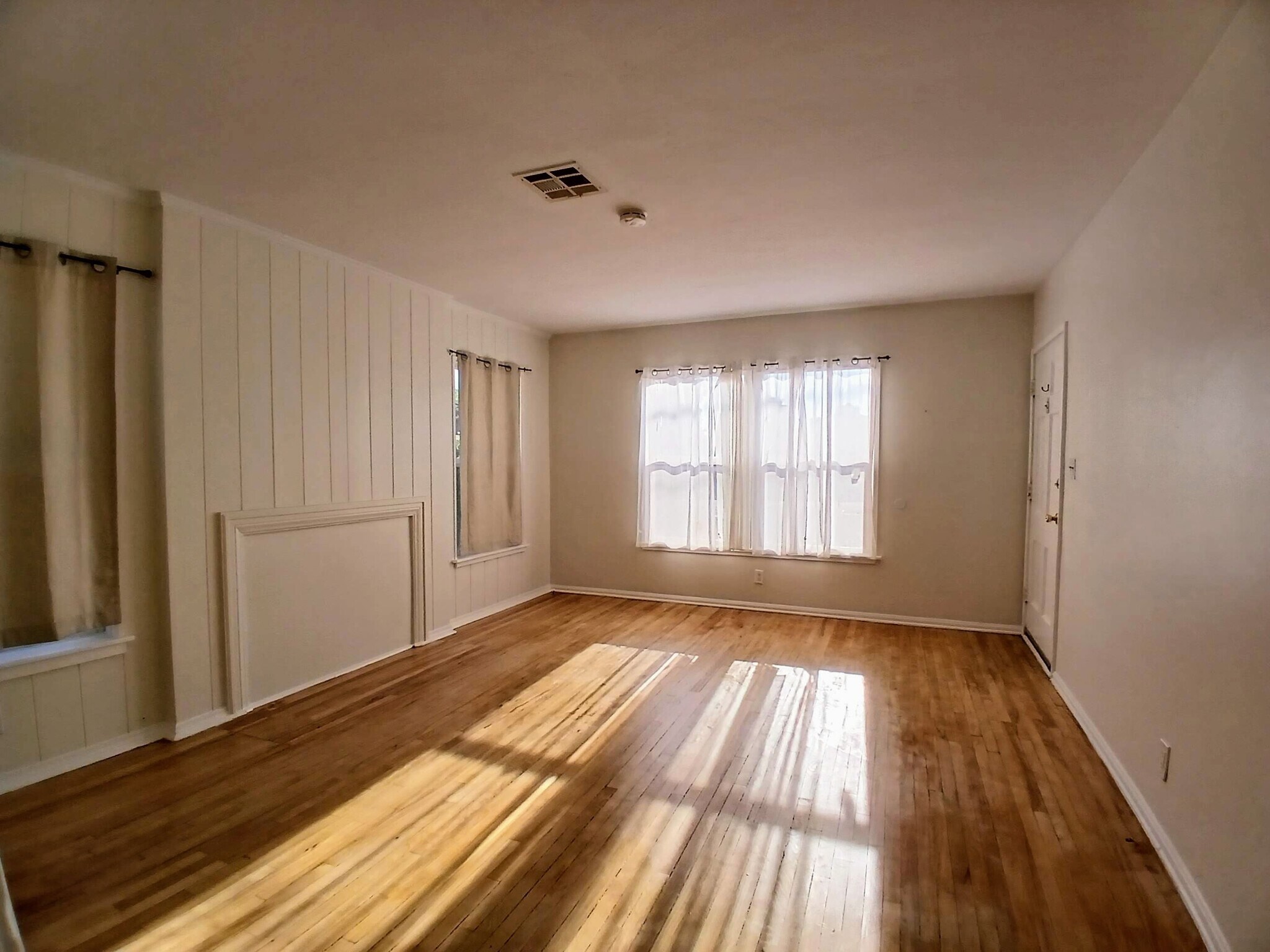 Living Room - 10636 Louise Ave