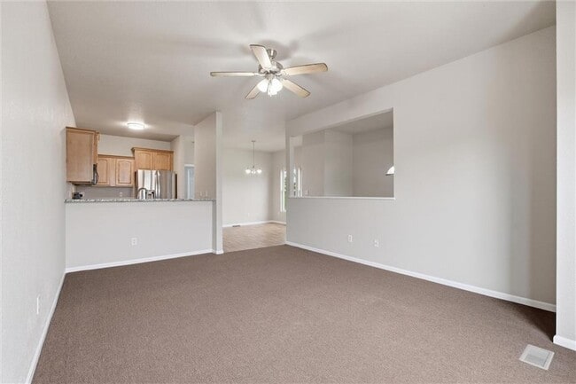 Building Photo - 10337 Parkview Ave