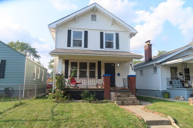 Building Photo - 806 E Deshler Ave