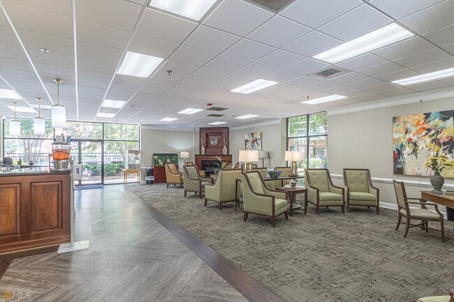 Building Photo - 300 Johnson Ferry Rd