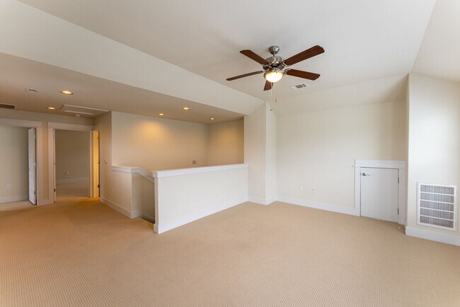 Building Photo - Spacious, Stylish, and Perfectly Located 3 Bedrooms, 2.5 Bathrooms in North Shields!!!