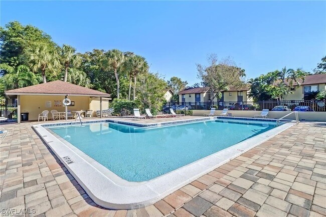 Primary Photo - 1390 Green Valley Cir
