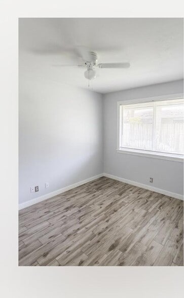 Building Photo - 125 NE 30th Ct