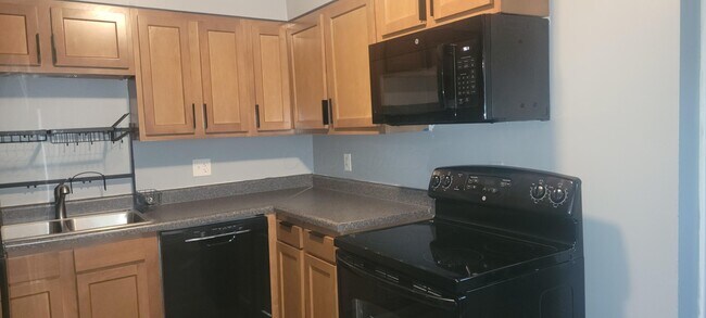 Building Photo - 1726 Eddystone Ave