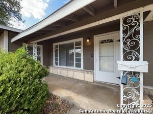 Building Photo - 243 Storeywood Dr