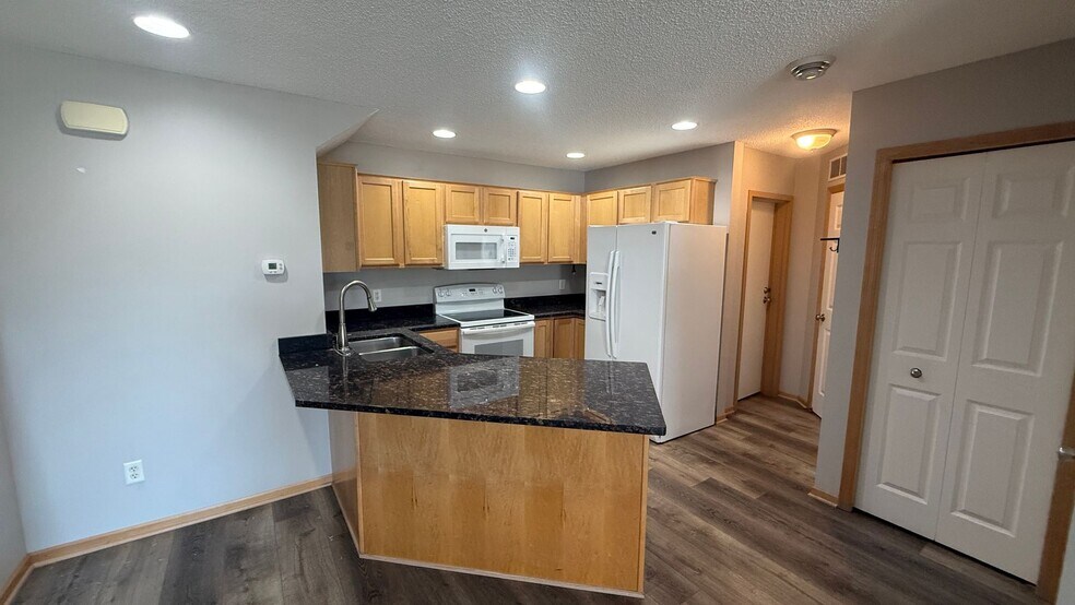 Building Photo - 16486 Elm Creek Ln