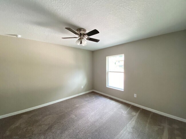 Building Photo - 4490 SW 150th Pl