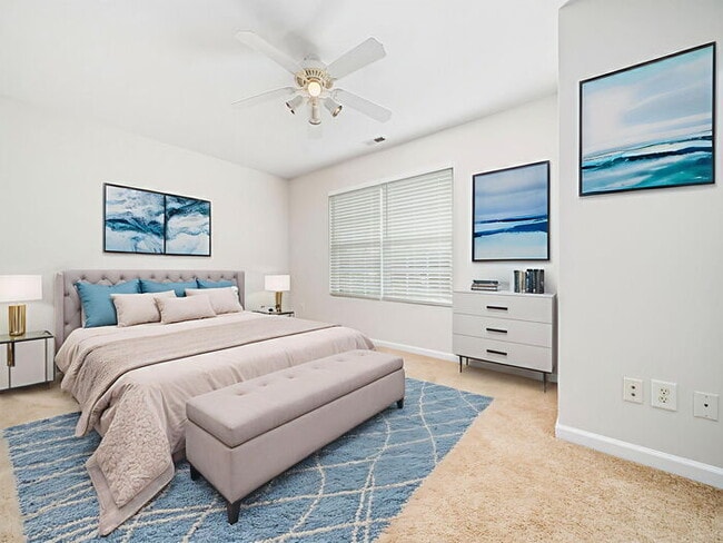 Building Photo - Spacious and Move-In Ready Home! - Fenced Yard!