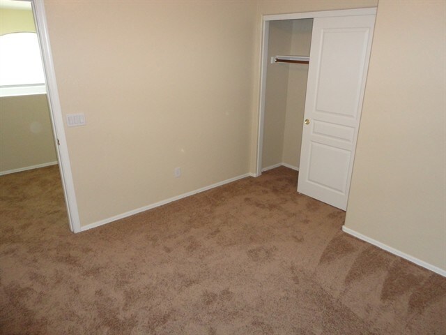 Building Photo - 10542 W La Reata Ave