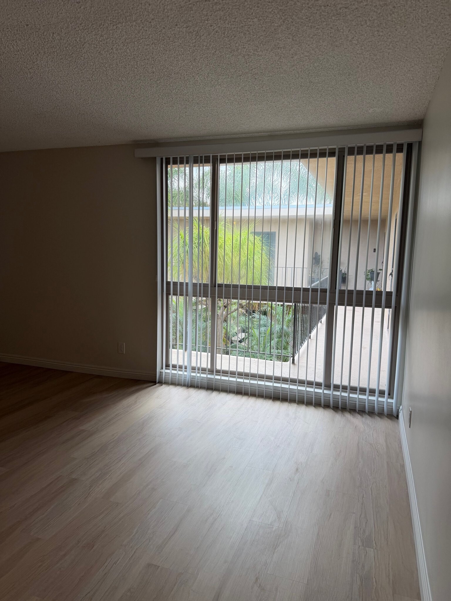 Building Photo - 3546 Del Amo Blvd