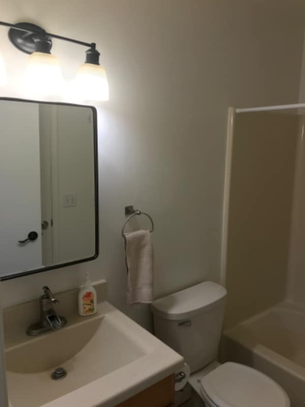 Building Photo - 5482 Country Club Ln