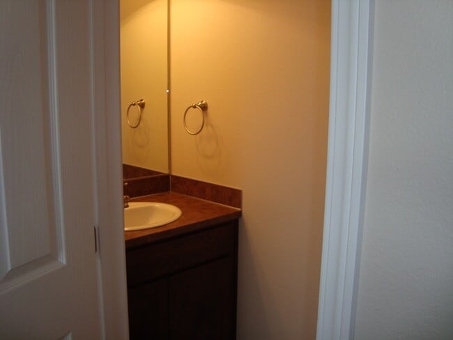 Building Photo - Pet Friendly Single Family Home w/attached garage and RV Parking