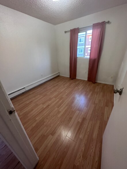 Building Photo - 635 10th Ave