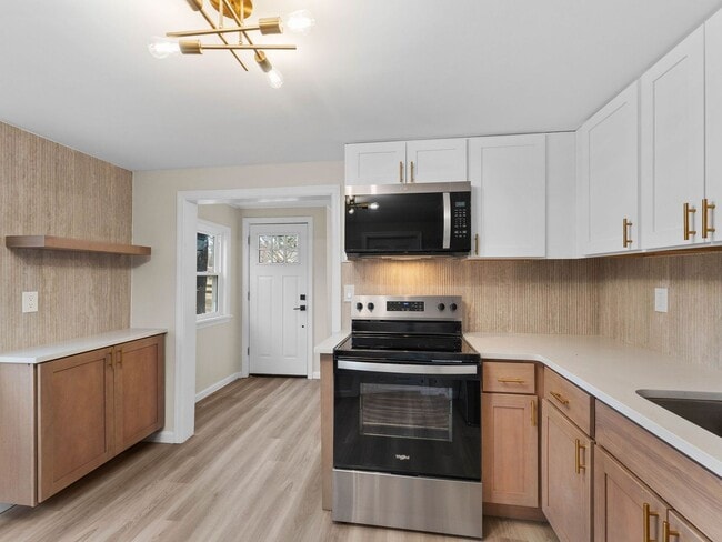 Building Photo - Secluded & Stunning: Move-In Ready 3-Bedroom Home with Bonus Rooms & Private Yard