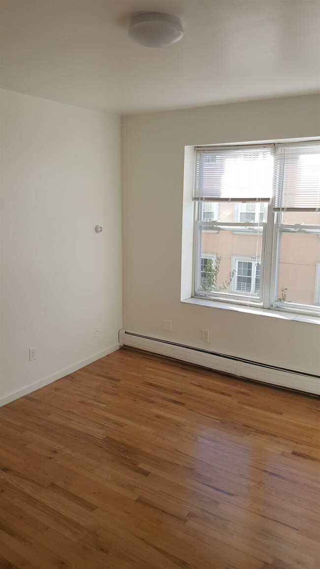 Building Photo - 135 Van Wagenen Ave
