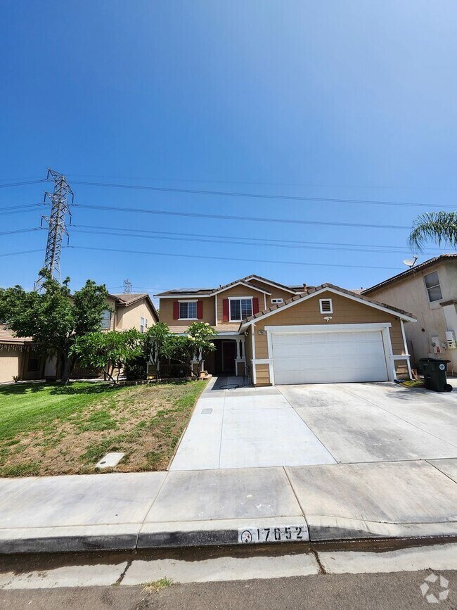 Building Photo - Beautiful 5 Bedroom House fully remodeled....