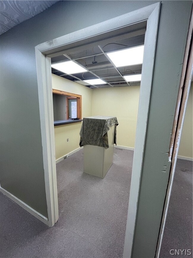 Building Photo - 122 E Main St