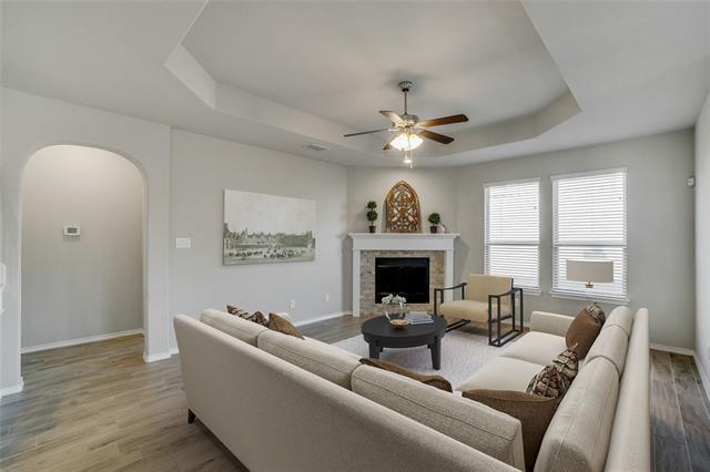 Building Photo - 821 Meadows Dr