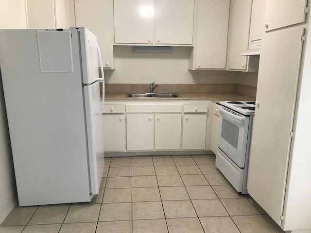 Kitchen 2 - 1201 N Vulcan Ave