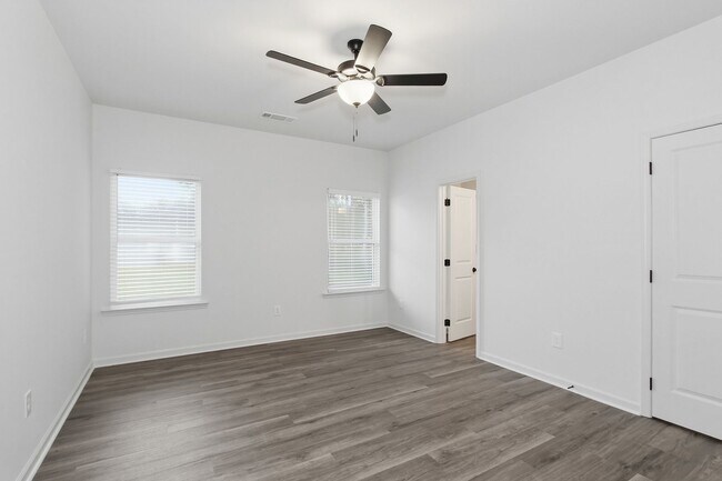 Building Photo - 5935 Spencer Terr.-