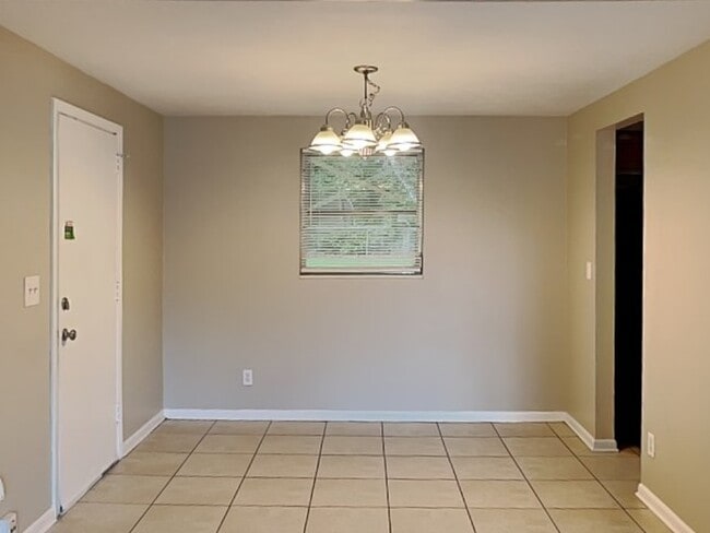 Building Photo - 6150 George Wood Ln W