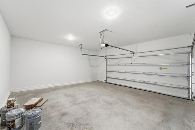 Building Photo - 6680 SW 89th Loop