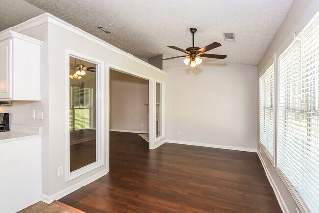Building Photo - 2585 Fairmont Park Ct