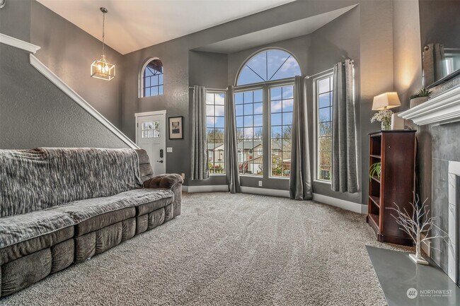 Building Photo - 1423 85th Dr NE