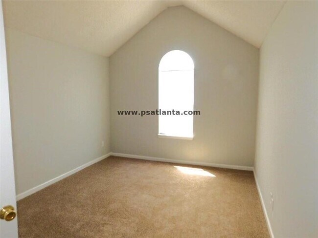 Building Photo - 5147 Round Table Dr