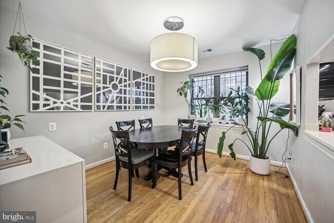 Building Photo - 1325 13th St NW