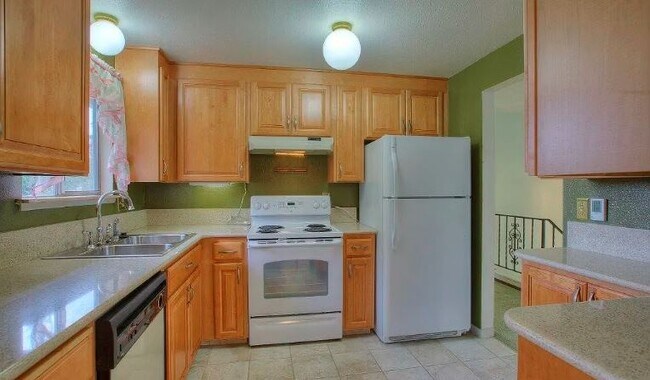 Building Photo - 19006 9th Ave Ct E