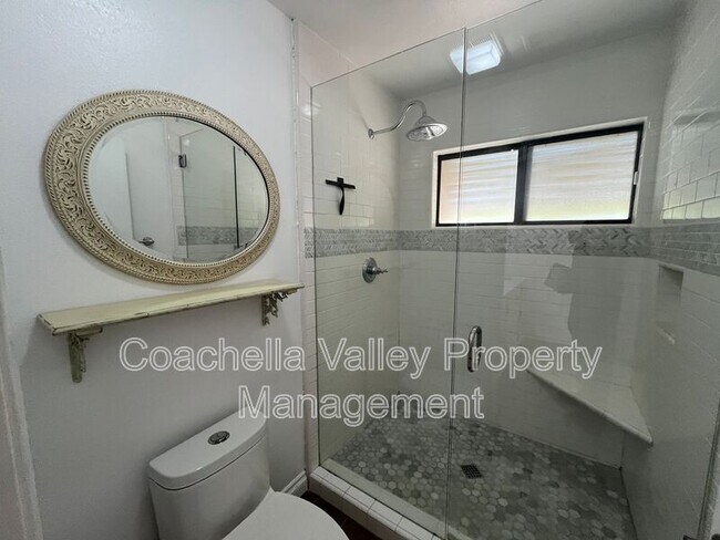 Building Photo - 40588 Clover Ln