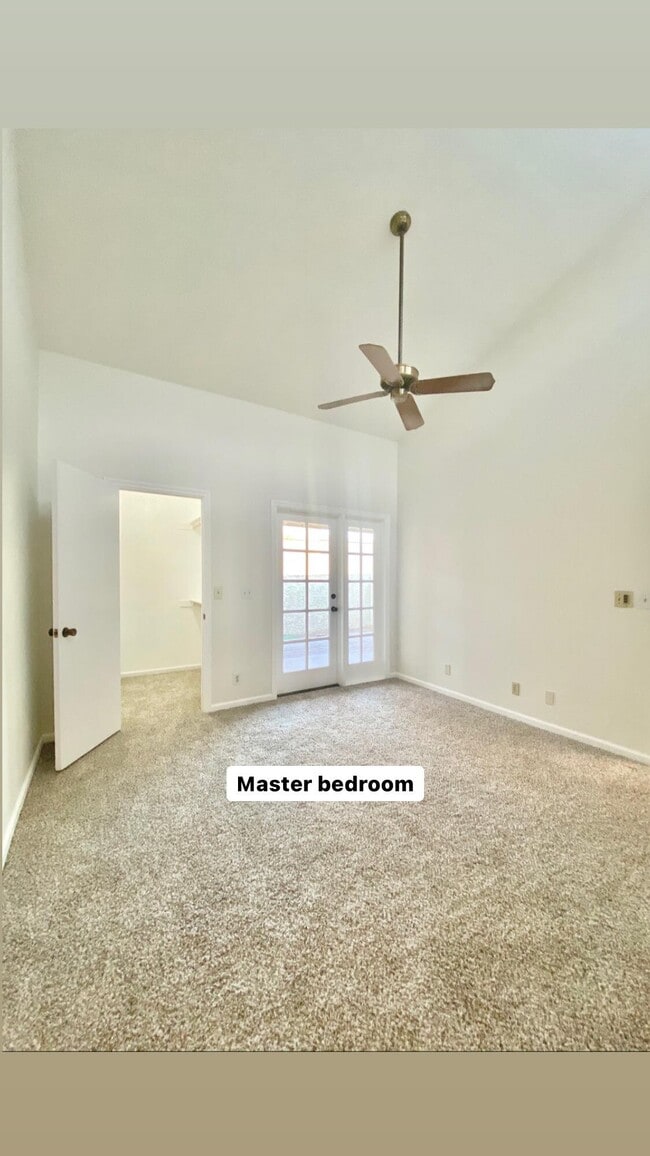 Building Photo - 633 W Southern Ave