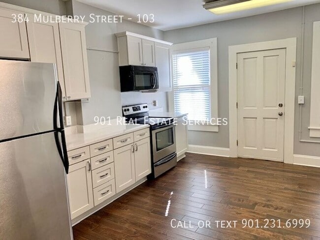 Building Photo - 384 Mulberry St