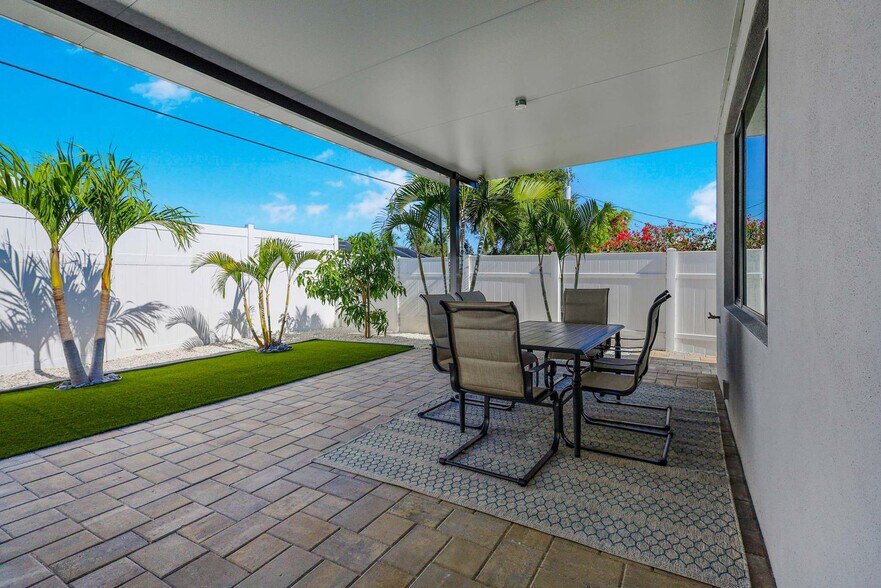 Building Photo - 1669 Colleen St