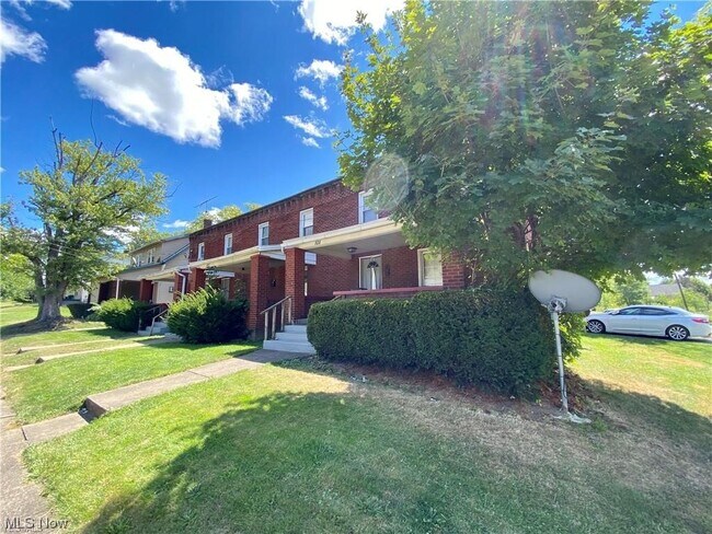 Building Photo - 105 E Boston Ave