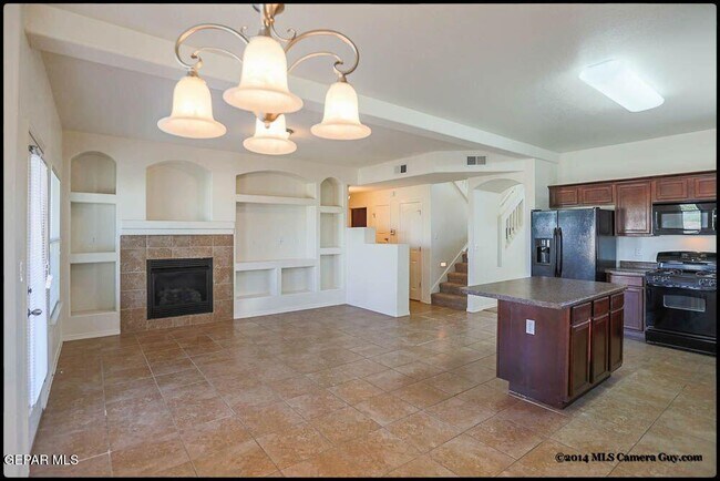 Building Photo - 1345 Fito Hernandez St