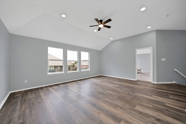 Building Photo - 137 Heritage Dr