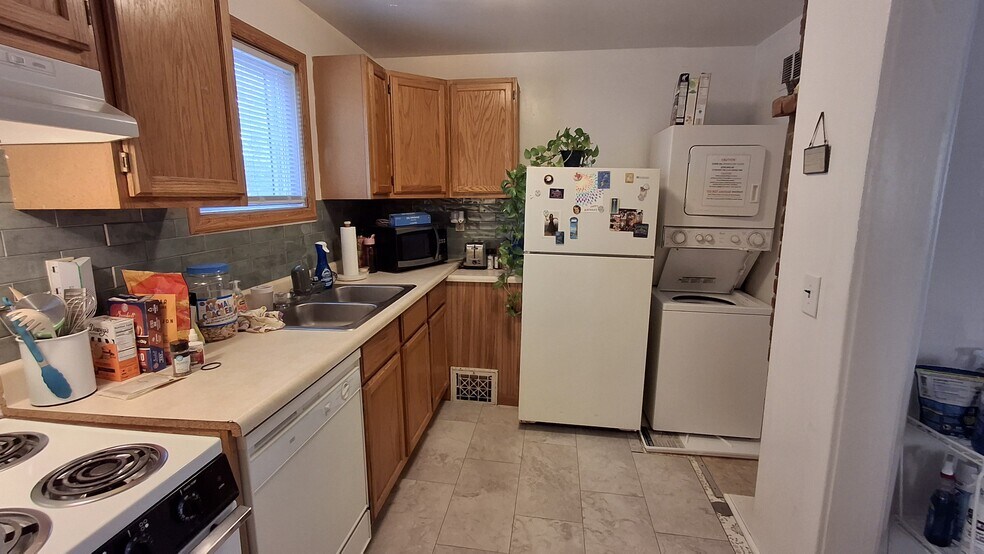 Building Photo - 1339 Vermont St