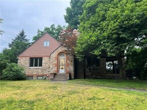 Building Photo - 127 Westland Dr