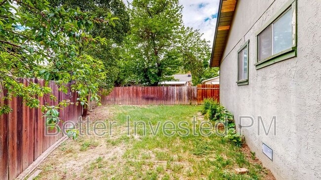 Building Photo - 570 Pomo Dr