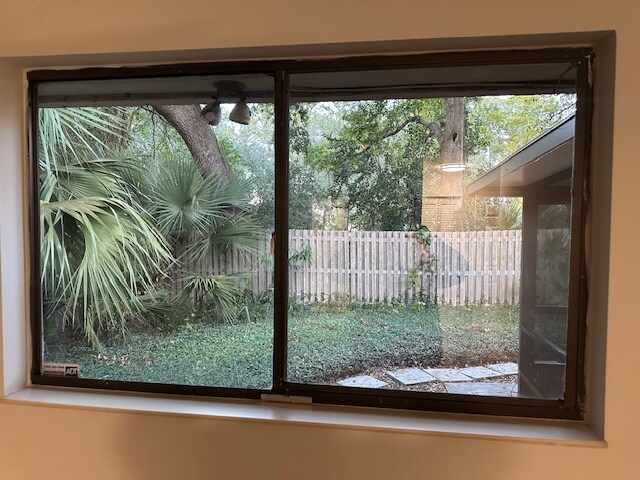 Building Photo - 3801 Crown Point Rd