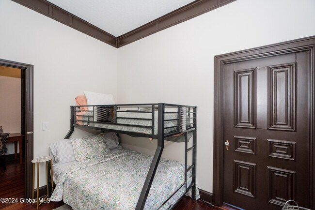 Building Photo - 1 Spring St