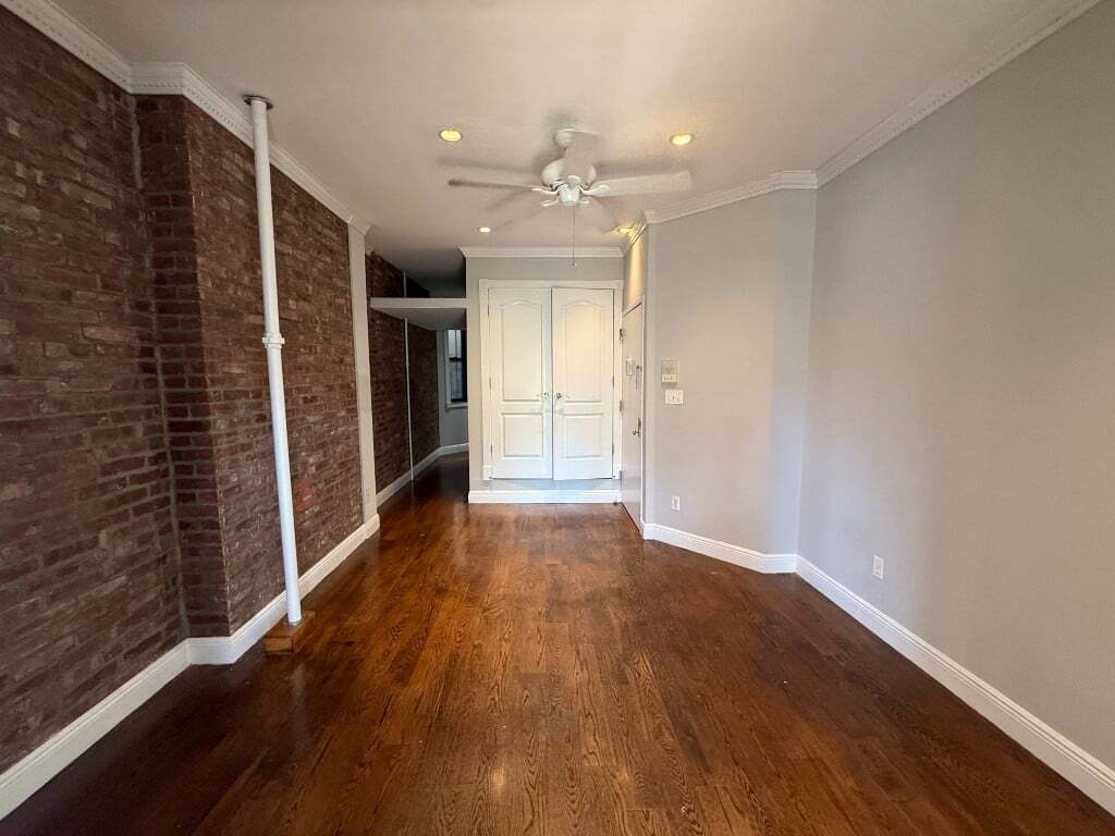 Building Photo - 697 Tenth Ave (47th & 48th Ave), #2FS