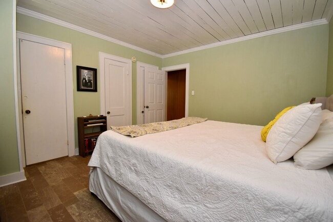 Building Photo - 3 Bed 2 Bath Home on Tech Drive