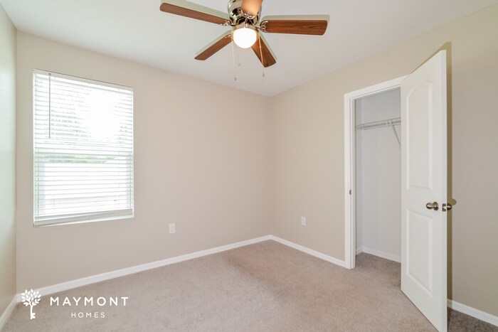Building Photo - 216 Goldenrod Ln