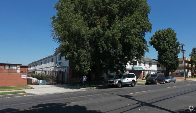 Building Photo - Ventura Canyon Apartments